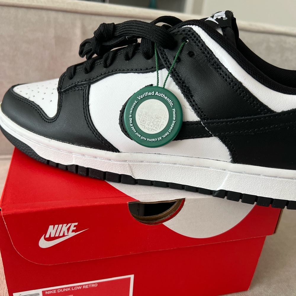 Nike dunks panda edition